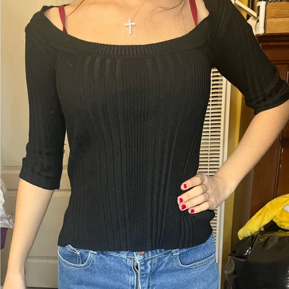 PLAIN BLACK TEE